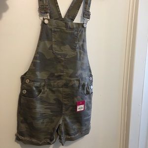 SO Camo overalls NWT